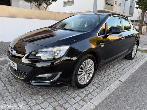 Opel Astra 1.7 CDTi Cosmo Start/Stop