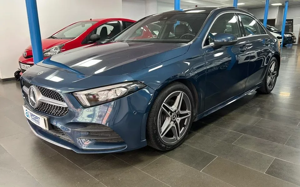 MERCEDES-BENZ Clase A A 200 Sedán