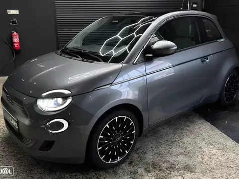 Fiat 500e La Prima