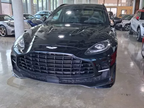 Aston Martin DBX 707