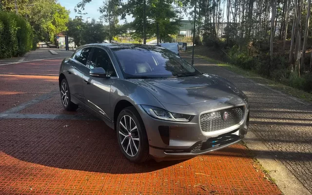 Jaguar I-Pace EV400 AWD SE