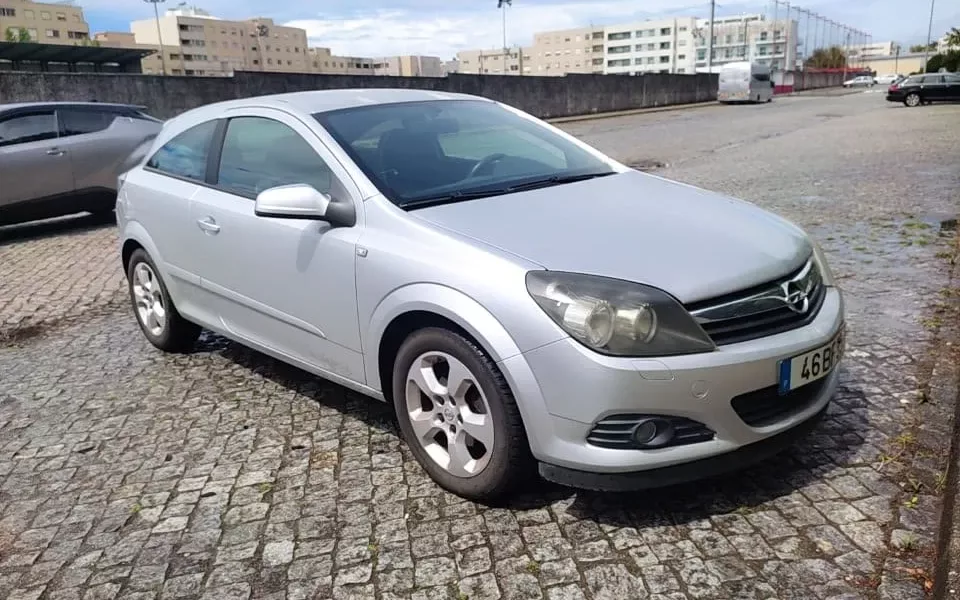 Opel Astra GTC 1.3 CDTI