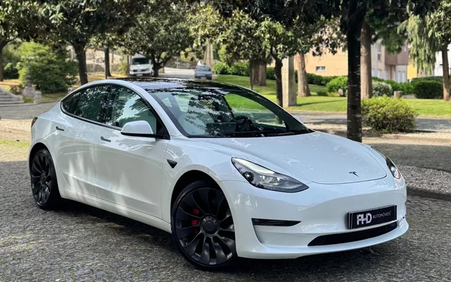 Tesla Model 3 Performance Tração Integral