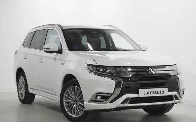 MITSUBISHI Outlander Outlander PHEV Kaiteki 4WD