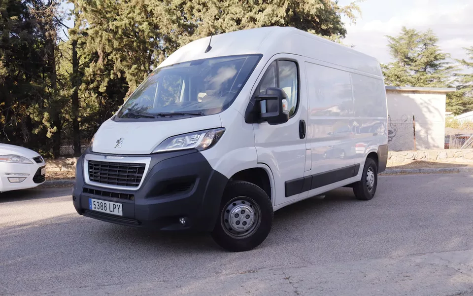 Peugeot Boxer FURGON 2.2 BLUEHDI 335 L2H2 140CV 4P # IVA DEDUCIBLE,PARKTRONIC