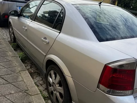 Opel Vectra 2.2 DTi Elegance