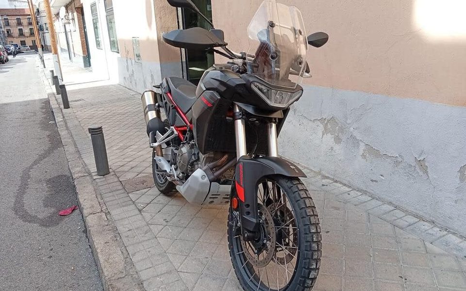 APRILIA TUAREG 660