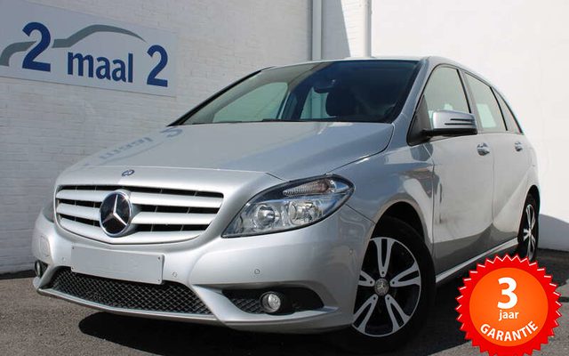 Mercedes-Benz B 180