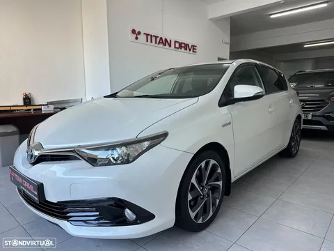 Toyota Auris 1.8 HSD Comfort +P.Sport+Navi