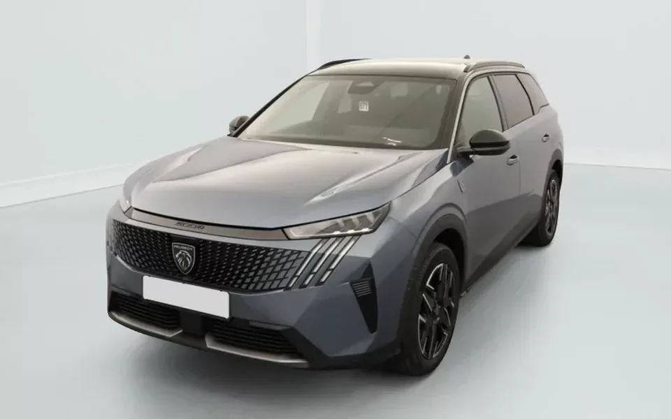 Peugeot 5008 Gt 1.2 HYBRID 145 Zéro km immatriculé