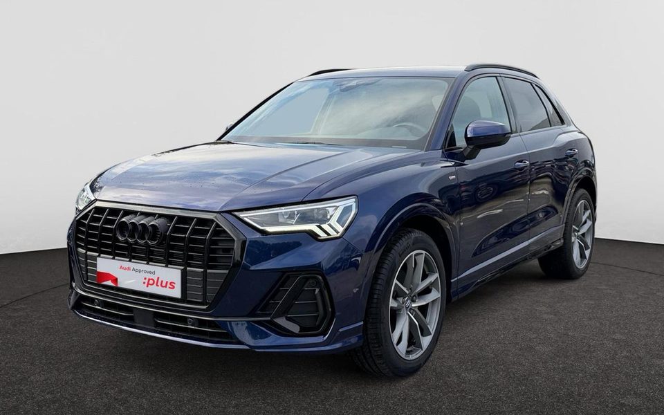 AUDI Q3 AUTOMAAT 150PK S-LINE TREKHAAK CARPLAY CAMERA SENSOREN
