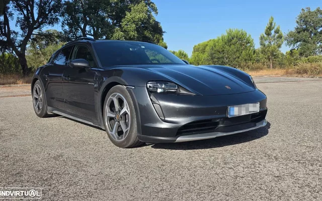 Porsche Taycan Cross Turismo 4