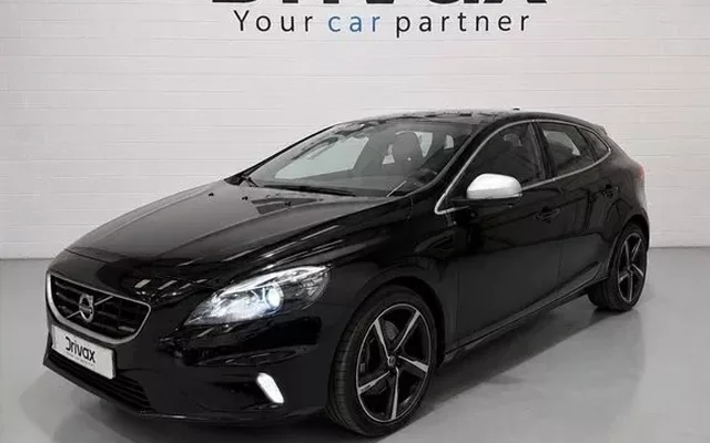 VOLVO V40 Volvo 2.0 T5 R-Design Momentum Auto