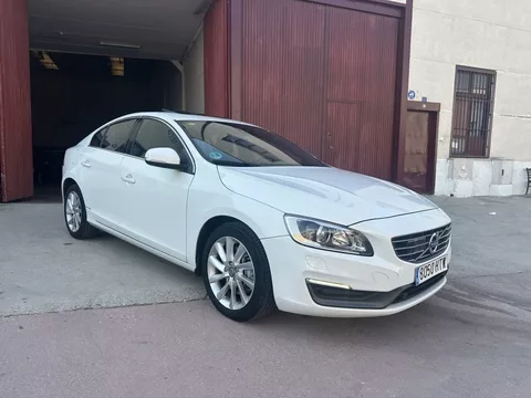 VOLVO S60 S60 T5 Momentum Aut.