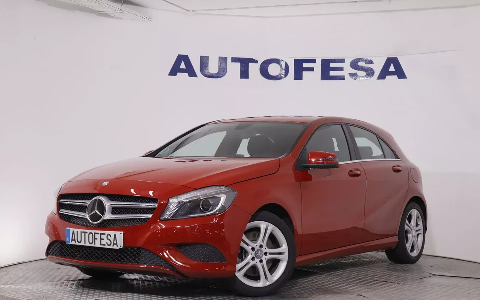 Mercedes-benz A 250 CLASE A A250 URBAN 7G-DCT AUTO 211CV 5P # CUERO,LEVAS EN VOLANTE