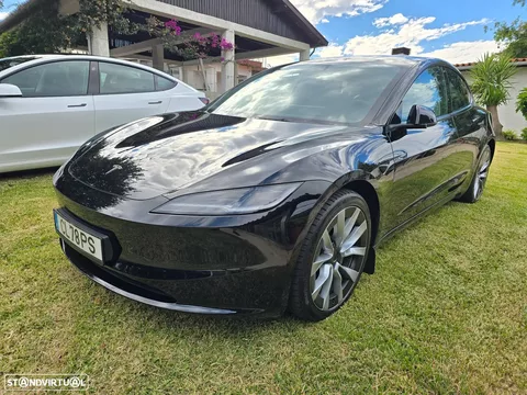 Tesla Model 3 Long Range Tração Integral Premium