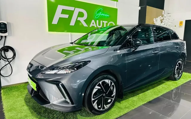 MG MG4 64 kWh Luxury
