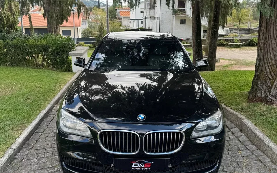 BMW 750 d xDrive Pack M