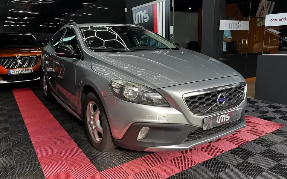Volvo V40 Cross Country 1.6 D2 Momentum