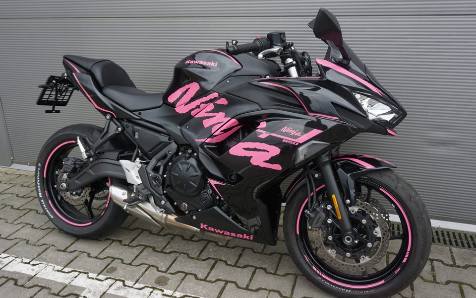 Kawasaki Ninja 650 PINK