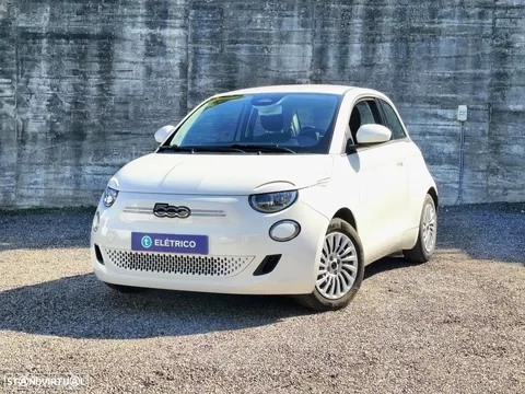 Fiat 500e Action