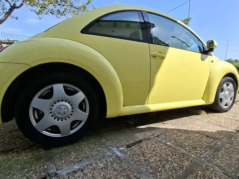 VOLKSWAGEN Beetle Beetle 2.0