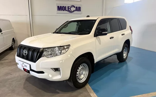 TOYOTA Land Cruiser Land Cruiser D-4D GX