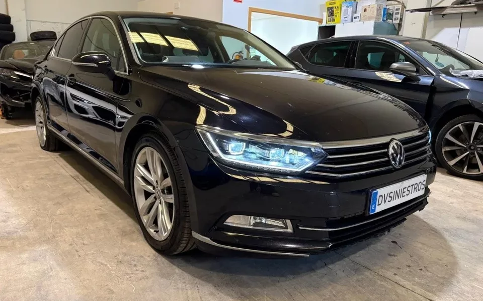 VOLKSWAGEN Passat VOLKSWAGEN Passat Berlina Automático de 4 Puertas - 5999€ en Reus