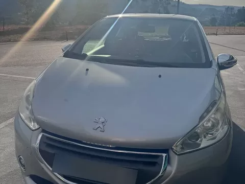 Peugeot 208 82 PureTech Style