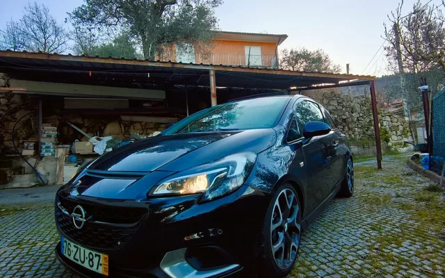 Opel Corsa 1.6 Turbo OPC