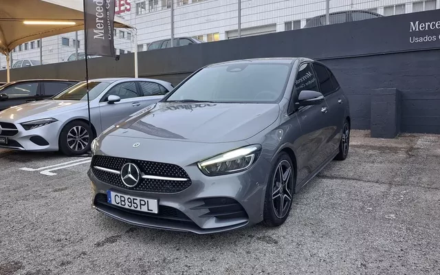 Mercedes-Benz B 180