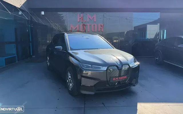BMW iX xDrive 50 Pack Desportivo