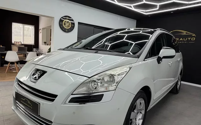 Peugeot 5008 1.6 HDi 5L Allure J17