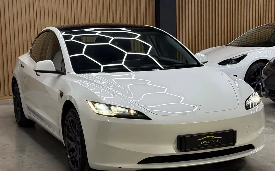Tesla Model 3 Standard Range Plus RWD