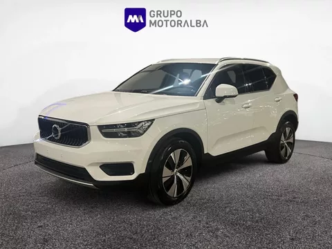VOLVO XC40 XC40 T3 Momentum Pro