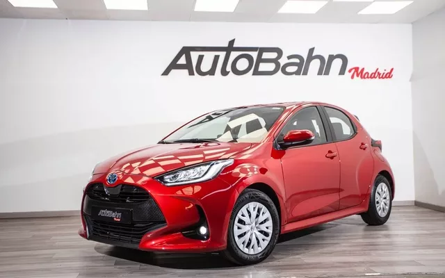 TOYOTA Yaris Yaris 120H 1.5 Business Plus