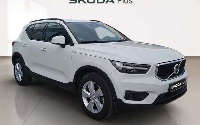 VOLVO XC40 XC40 D3 Momentum AWD