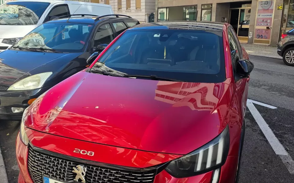 Peugeot 208 PureTech 100 GT