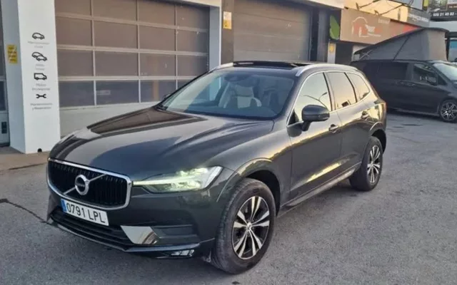 VOLVO XC60 XC60 B4 Essential FWD Aut.