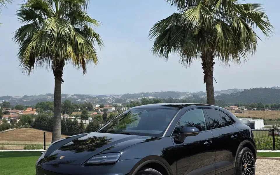 Porsche Macan Electric 4