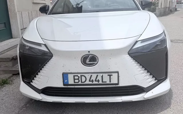 Lexus RZ 450e Executive Plus