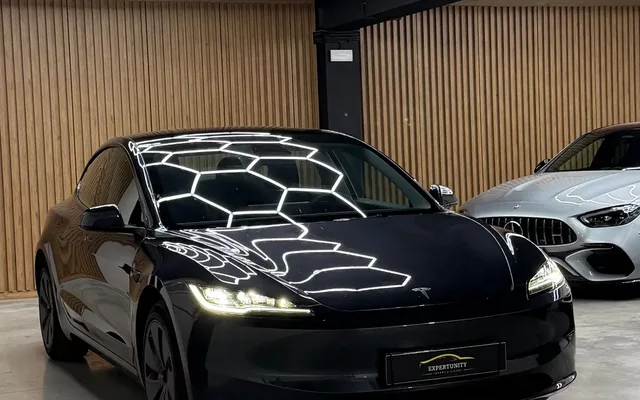 Tesla Model 3 Tração Traseira Premium
