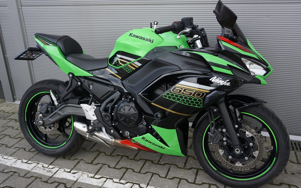 Kawasaki Ninja 650 KRT A2