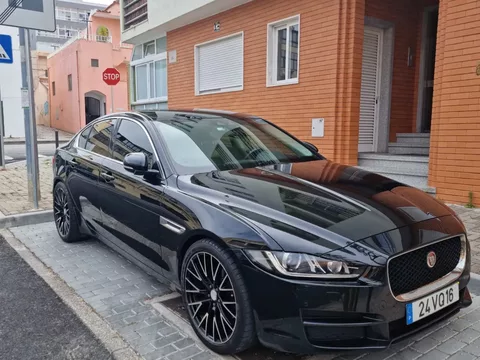 Jaguar XE 2.0 D Prestige Aut.