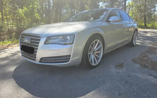 Audi A8 3.0 TDI DPF quattro tiptronic