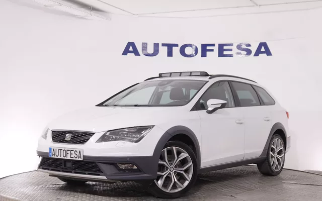 Seat Leon 2.0 TDI XPERIENCE 4DRIVE DSG AUTO 184CV 5P # TECHO PANORAMICO ELE,NAVY