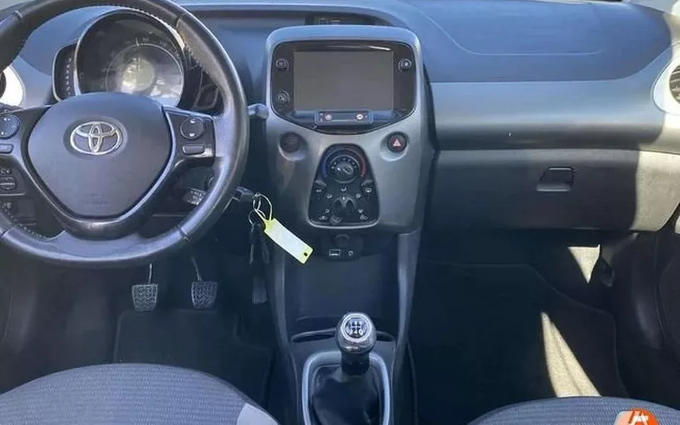 TOYOTA Aygo Aygo 70 x-play