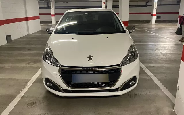 Peugeot 208 1.2 PureTech Signature