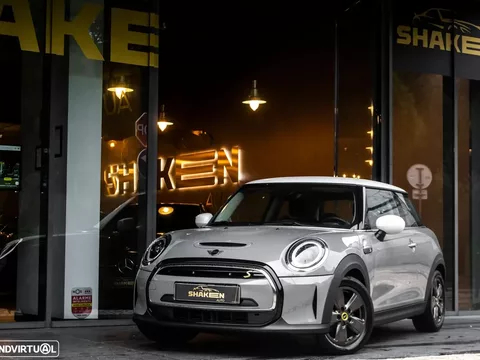 MINI 3 Portas Cooper SE Essential