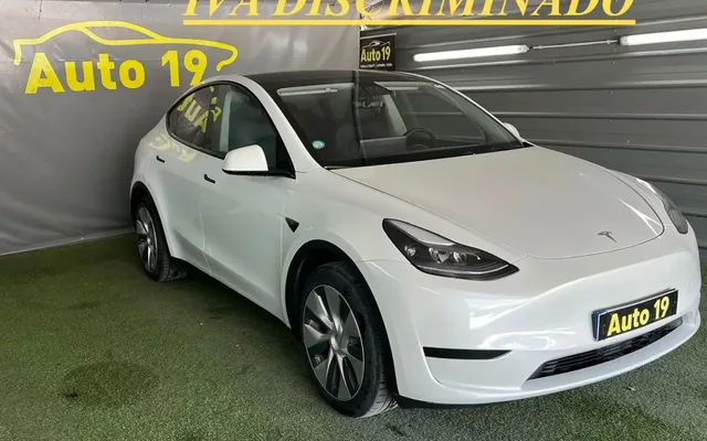 Tesla Model Y RWD